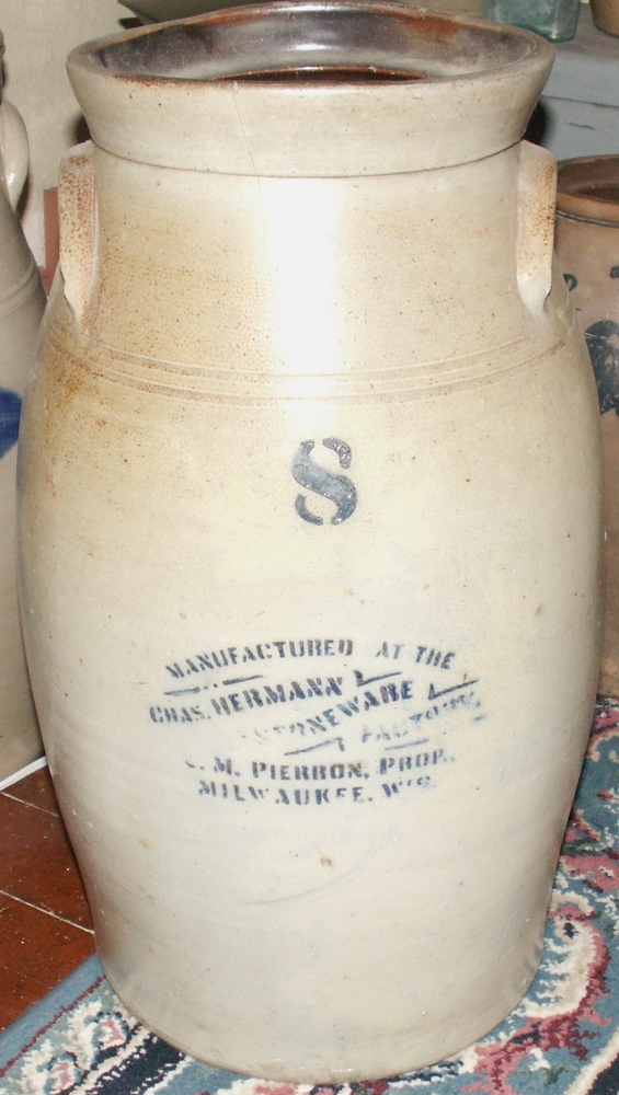 8 Gallon L.M. Pierron, Milwaukee, WI Stoneware Butter Churn